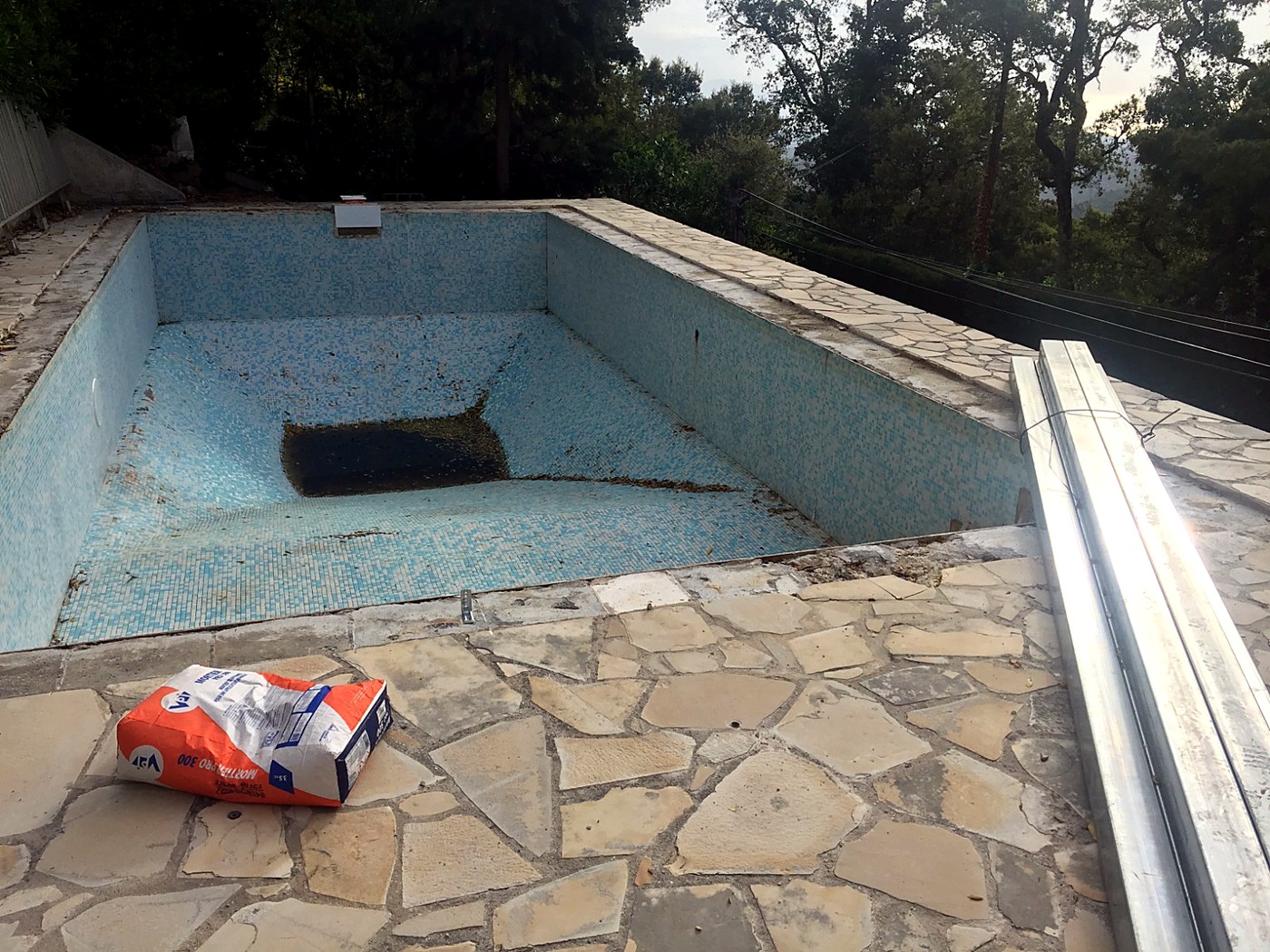 Avant remise en état piscine